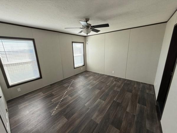 2022 BREEZE FARMHOUSE 38CLB28724BH2 Manufactured Home