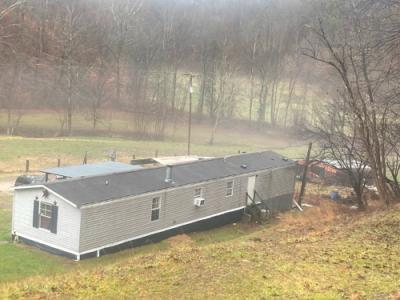 Mobile Home at 7706 Whites Creek Rd Wayne, WV 25570