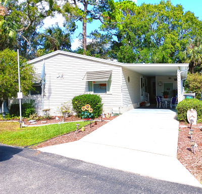 Photo 2 of 27 of home located at 2704 S. Pebblebrook Dr. Homosassa, FL 34448