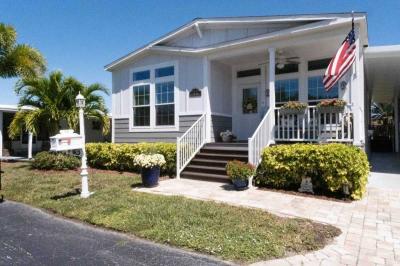 Photo 4 of 49 of home located at 20 Appletree Lane Naples, FL 34112