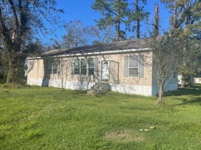 Mobile Home at 33870 Bowie St White Castle, LA 70788