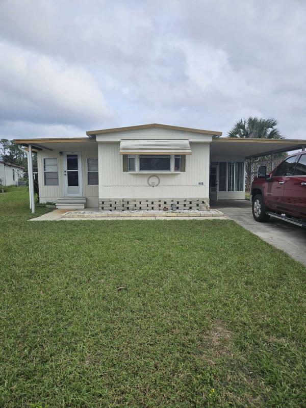 Photo 1 of 2 of home located at 112 Violet Drive Fruitland Park, FL 34731