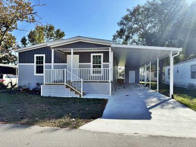 Photo 3 of 35 of home located at 13 Columbia Avenue Sorrento, FL 32776