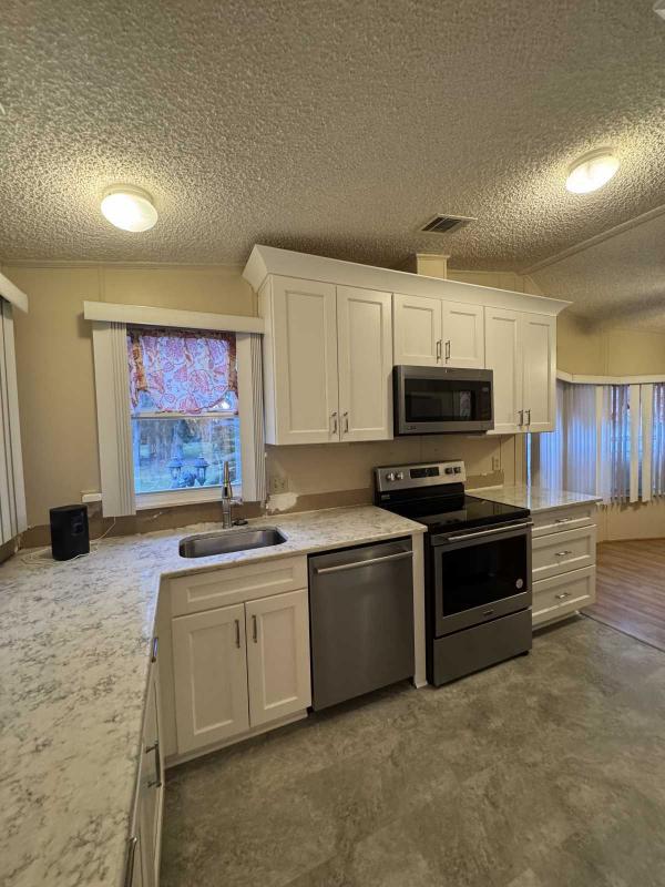 1990 BARR Manufactured Home