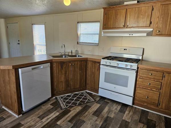 2001 Four Seasons Mobile Home For Sale