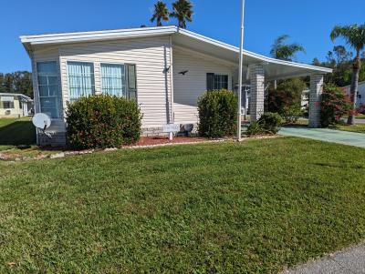 Photo 2 of 17 of home located at 517 Bayshore Dr Auburndale, FL 33823