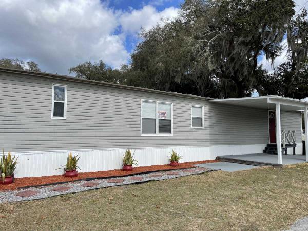 Photo 1 of 2 of home located at 11940 Us Hwy 301 N Lot # 1 Thonotosassa, FL 33592