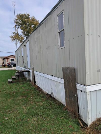 Mobile Home at Lot 19 - 401 Reid St Carlinville, IL 62626