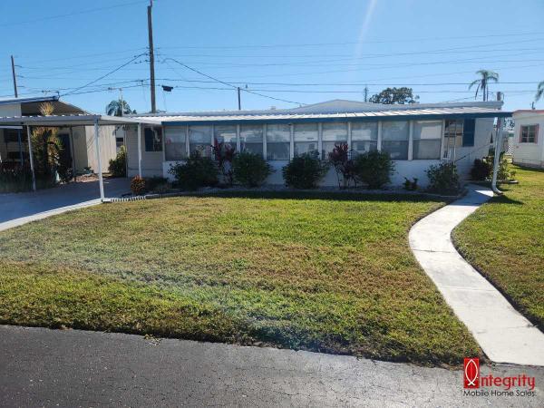 Photo 1 of 2 of home located at 1008 52nd Avenue Blvd West Bradenton, FL 34207