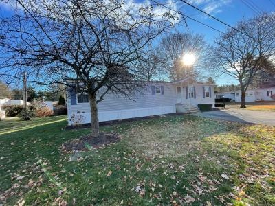 Photo 2 of 16 of home located at 3 Plainfield Lane Nashua, NH 03062