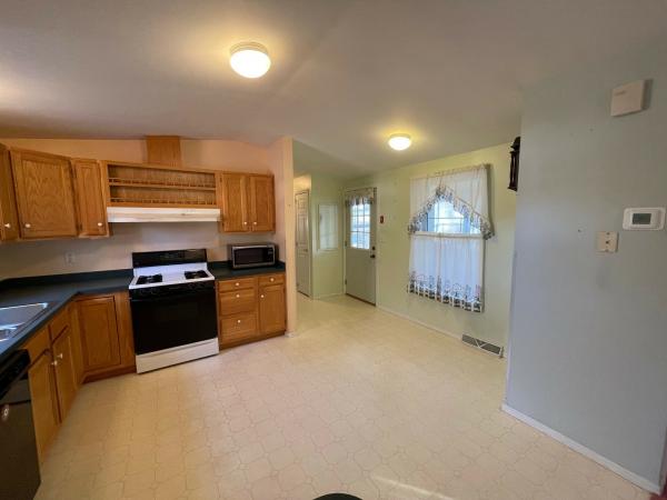 1999 Oxford 16x60-2 Mobile Home