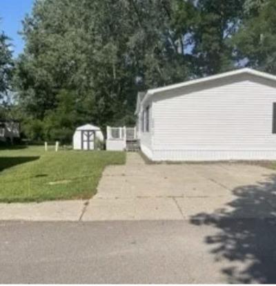 Photo 2 of 8 of home located at 9966 Joan Circle Site #134 Ypsilanti, MI 48197