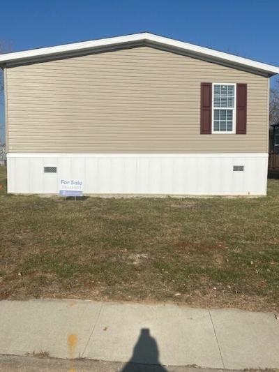Photo 3 of 23 of home located at 330 Mosswood Lane #330 Iowa City, IA 52246