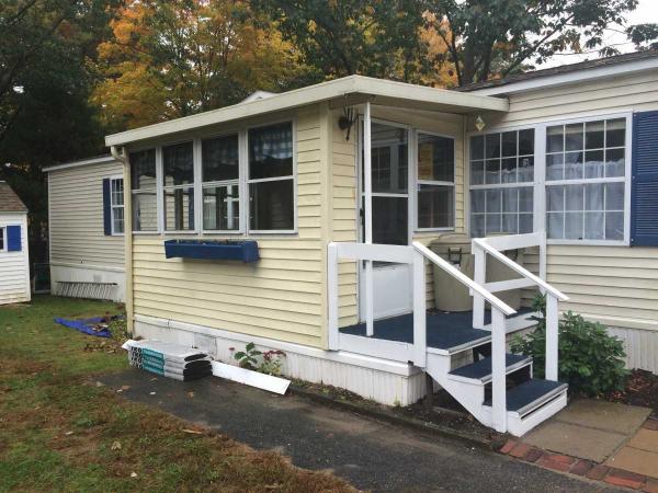 1986 Burlington Mobile Home