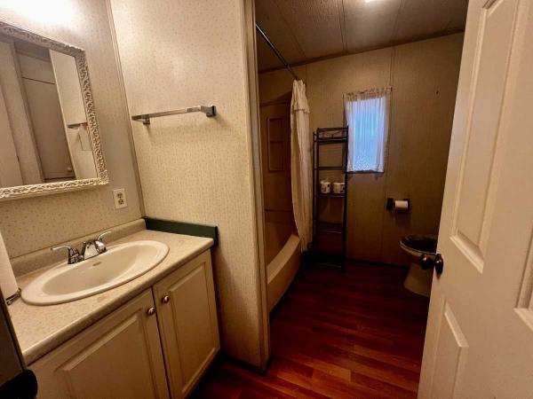 1986 Burlington Mobile Home