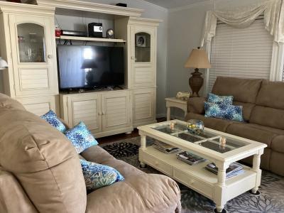 Photo 3 of 10 of home located at 34563 SW 187th Pl Homestead, FL 33034