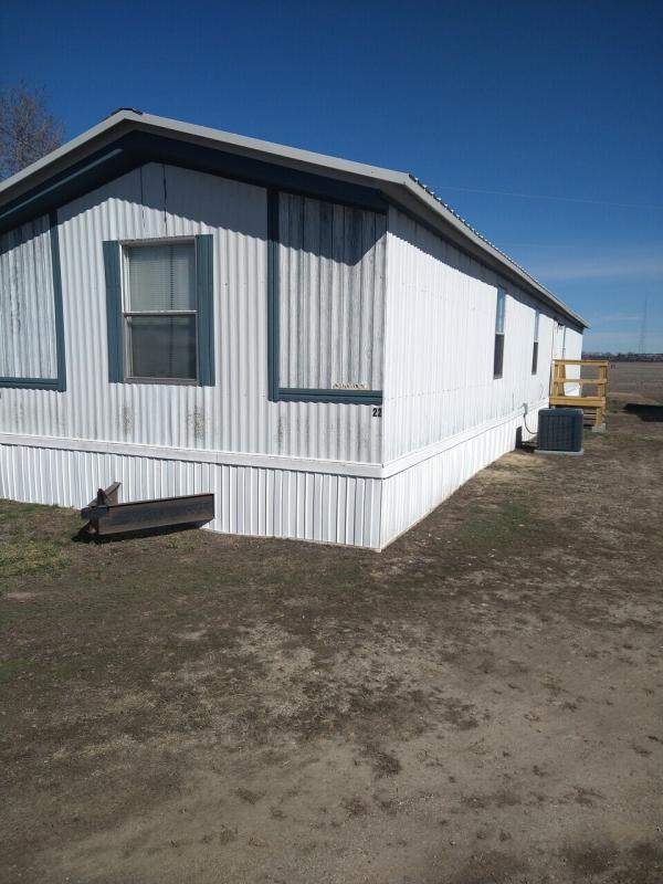 1998 Oakwood Manufactured Home