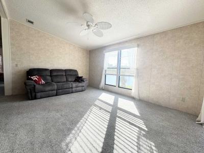 Photo 4 of 11 of home located at 1583 SE Lake Evelyn Crystal River, FL 34429