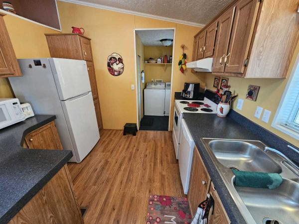 1995 Fleetwood Manufactured Home