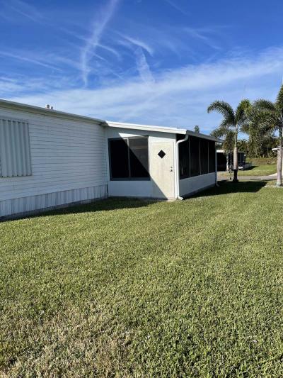 Photo 4 of 64 of home located at 4425 Us Highway 441 S Lot 52H Okeechobee, FL 34974