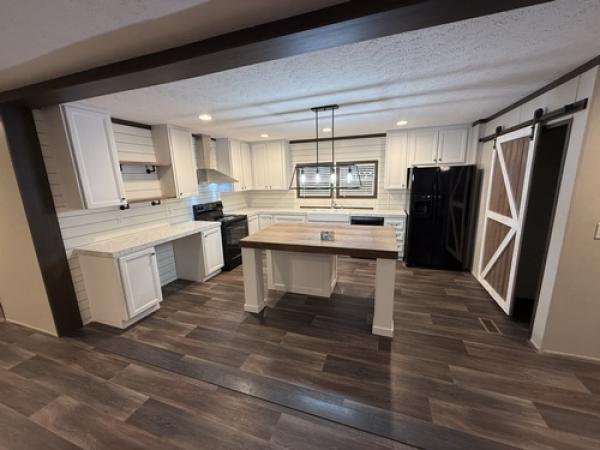 2022 BREEZE FARMHOUSE 38CLB28724BH2 Manufactured Home