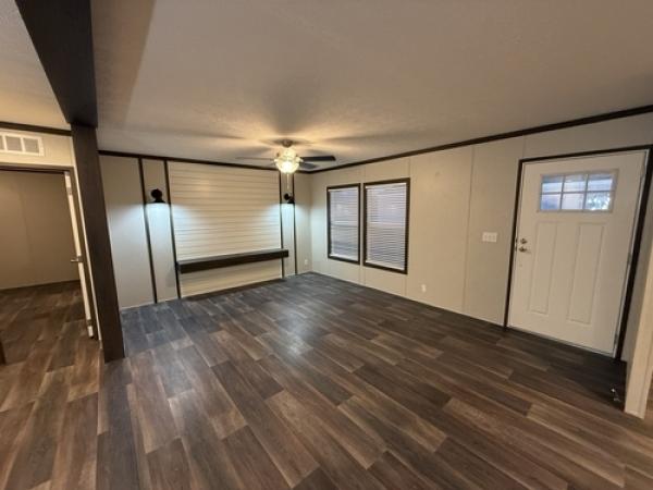 2022 BREEZE FARMHOUSE 38CLB28724BH2 Manufactured Home