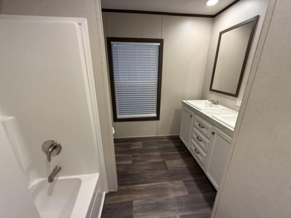 2022 BREEZE FARMHOUSE 38CLB28724BH2 Manufactured Home