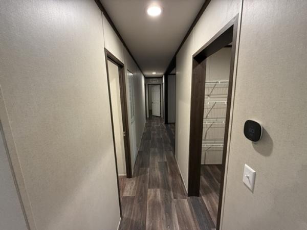 2022 BREEZE FARMHOUSE 38CLB28724BH2 Manufactured Home