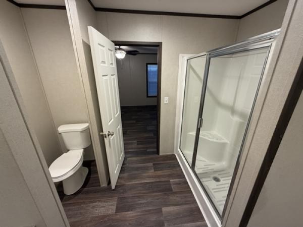 2022 BREEZE FARMHOUSE 38CLB28724BH2 Manufactured Home