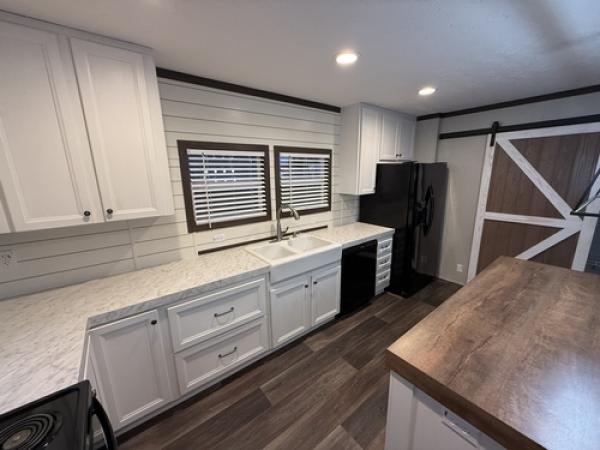 2022 BREEZE FARMHOUSE 38CLB28724BH2 Manufactured Home
