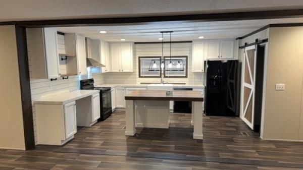 2022 BREEZE FARMHOUSE 38CLB28724BH2 Manufactured Home
