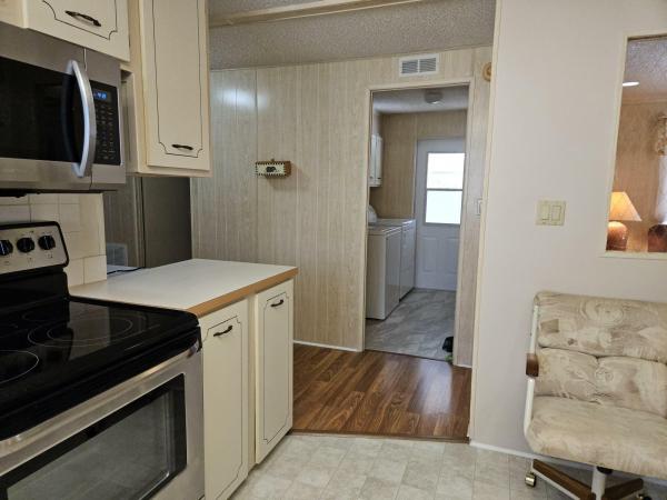 1986 FUQU FX260-24 Mobile Home