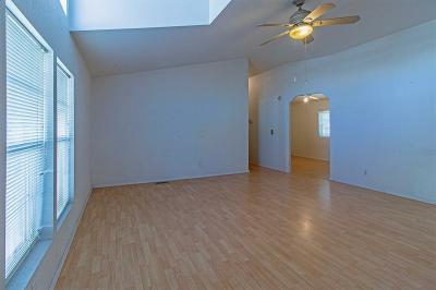 Photo 4 of 20 of home located at 144 Codyerin Dr. Henderson, NV 89074