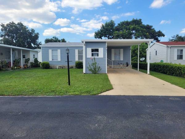 2000  Mobile Home For Sale