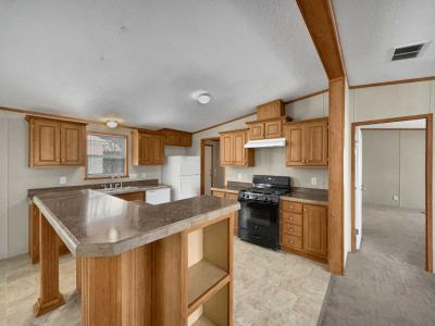 Photo 4 of 31 of home located at 11762 Willow Ridge Ct South Lyon, MI 48178