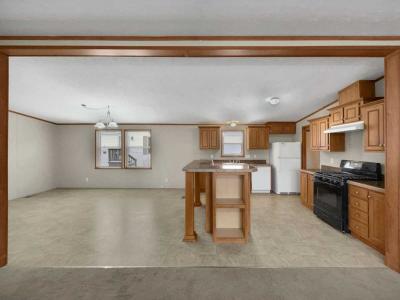 Photo 5 of 31 of home located at 11762 Willow Ridge Ct South Lyon, MI 48178