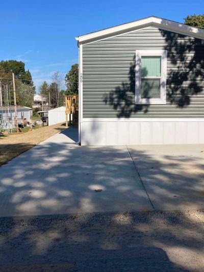 Mobile Home at 227 Caroline In Dickson Tn, TN 37055