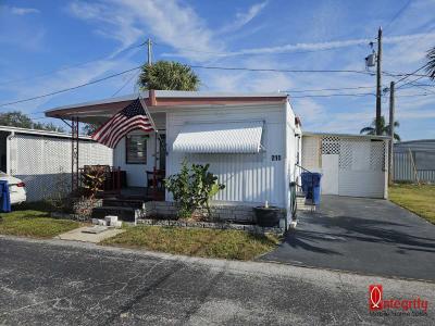 Mobile Home at 2291 Gulf To Bay Blvd, Lot 215 Clearwater, FL 33765