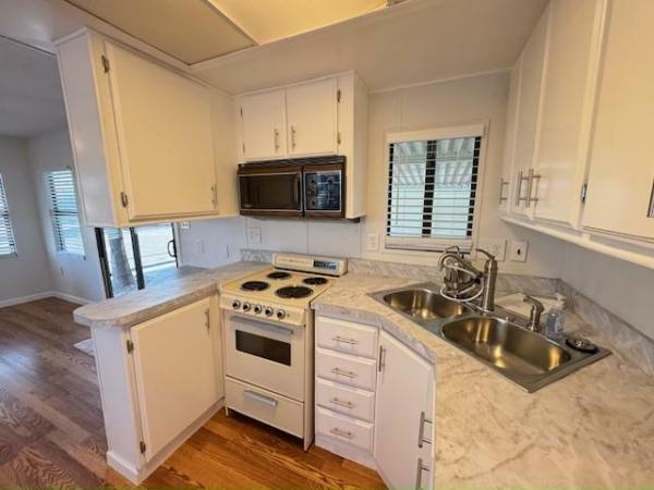 1985 Cavco Cavco Mobile Home