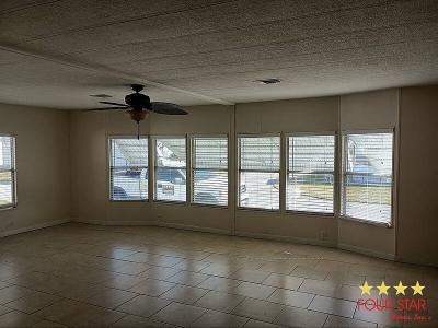 Photo 4 of 10 of home located at 2921 NW 68th Ter Margate, FL 33063