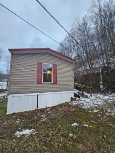 Mobile Home at 6192 Daniel Boone Parkway Foster, WV 25081