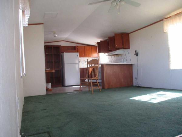 1999 Oakwood Manufactured Home