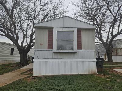 Photo 3 of 8 of home located at 28 Spring Lake Drive Wichita Falls, TX 76301