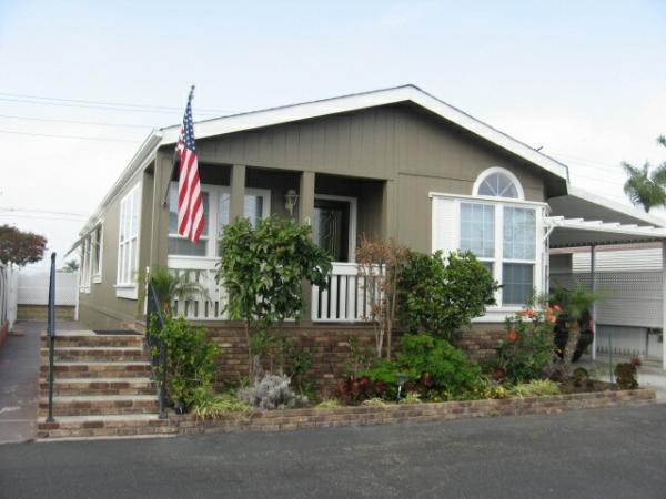 2005 Hallmark Mobile Home For Sale