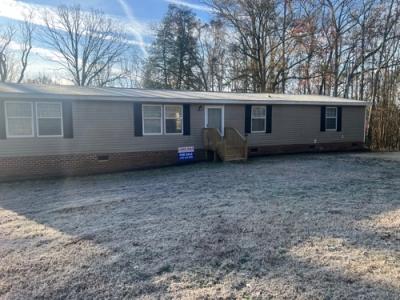 Mobile Home at 7709 Neely Ferry Rd Laurens, SC 29360