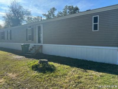 Mobile Home at 811 W Scott St Orange, TX 77630