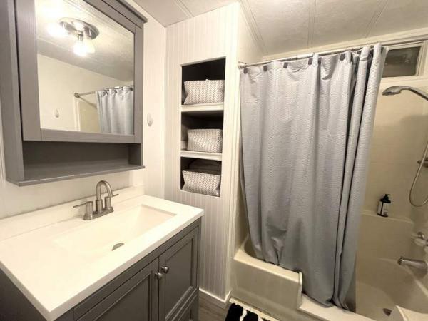 1984 Villa Manufactured Home