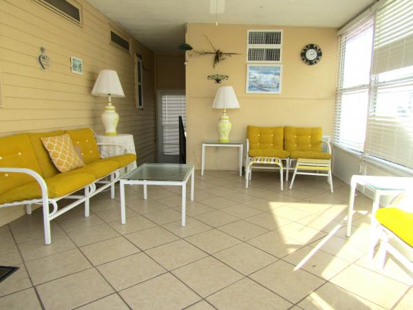 Photo 1 of 2 of home located at 155 Emanus Court Lot 1213 Fort Myers, FL 33908