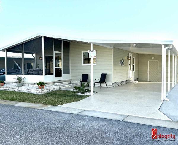 Photo 1 of 2 of home located at 1071 Donegan Road, Lot 1205 Largo, FL 33771