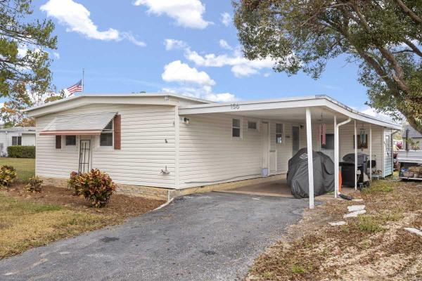 Photo 1 of 2 of home located at 156 E Sterling Way Leesburg, FL 34788